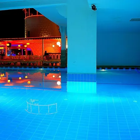 Quatro Life Hotel *