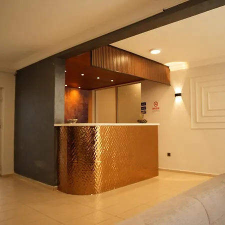 Quatro Life Hotel *