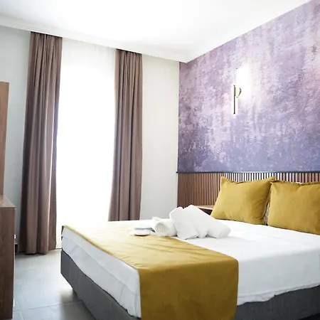 Hotel Quatro Life
